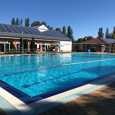 Hotel Imperial Gyogyszallo Es Gyogyfurdo Кишкьорьош Екстериор снимка