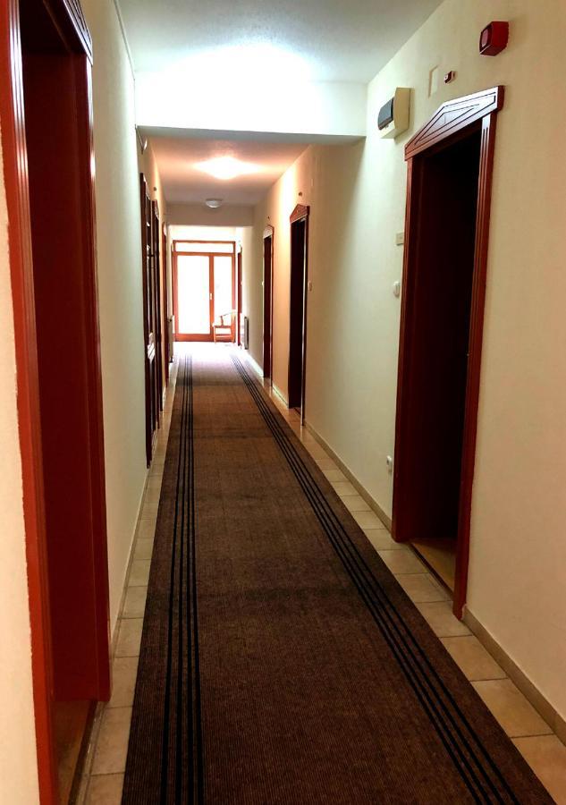 Hotel Imperial Gyogyszallo Es Gyogyfurdo Кишкьорьош Екстериор снимка