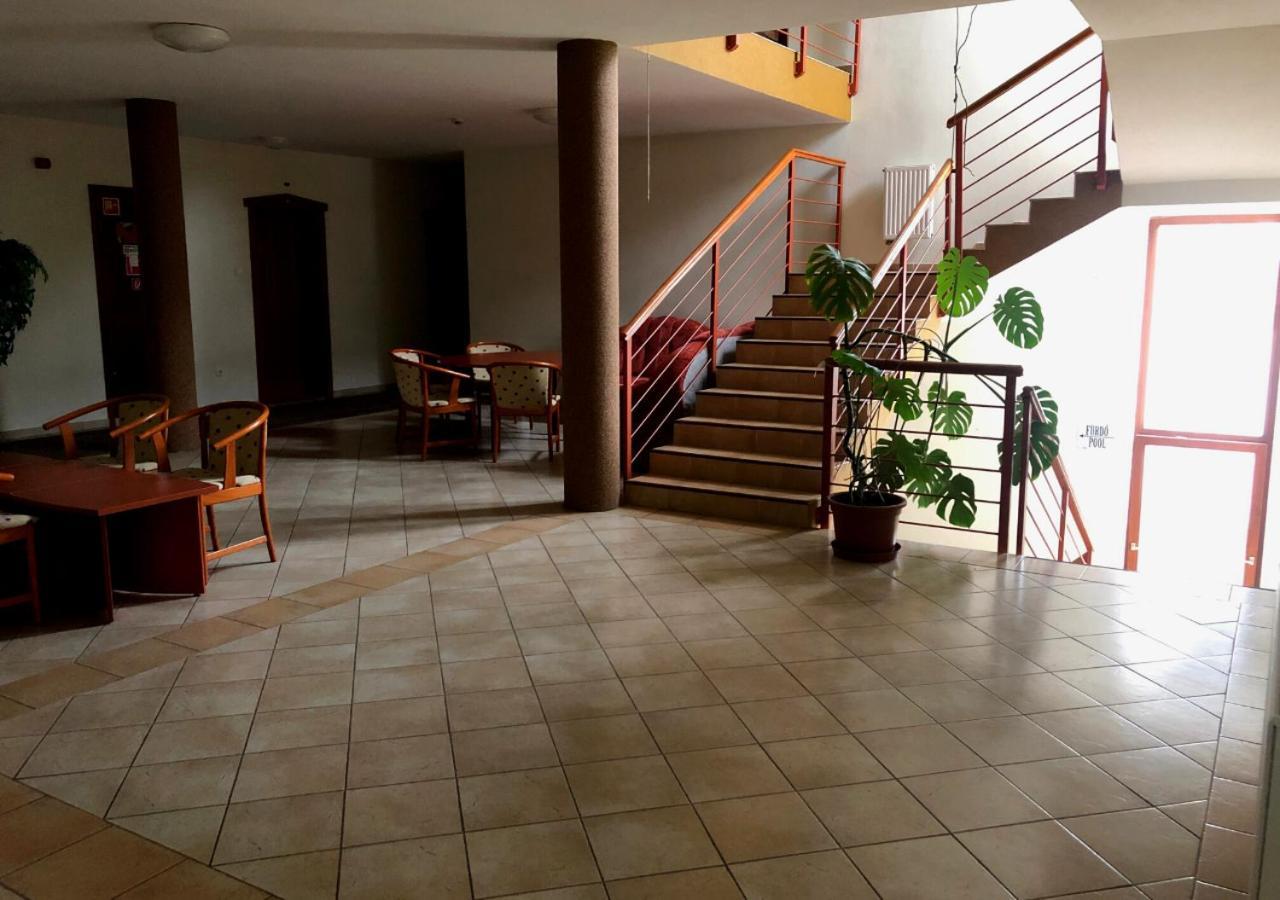 Hotel Imperial Gyogyszallo Es Gyogyfurdo Кишкьорьош Екстериор снимка