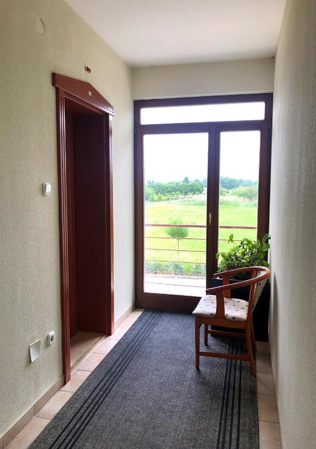 Hotel Imperial Gyogyszallo Es Gyogyfurdo Кишкьорьош Екстериор снимка