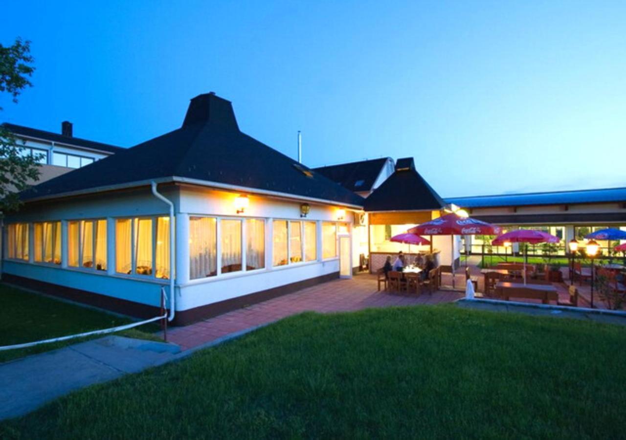 Hotel Imperial Gyogyszallo Es Gyogyfurdo Кишкьорьош Екстериор снимка