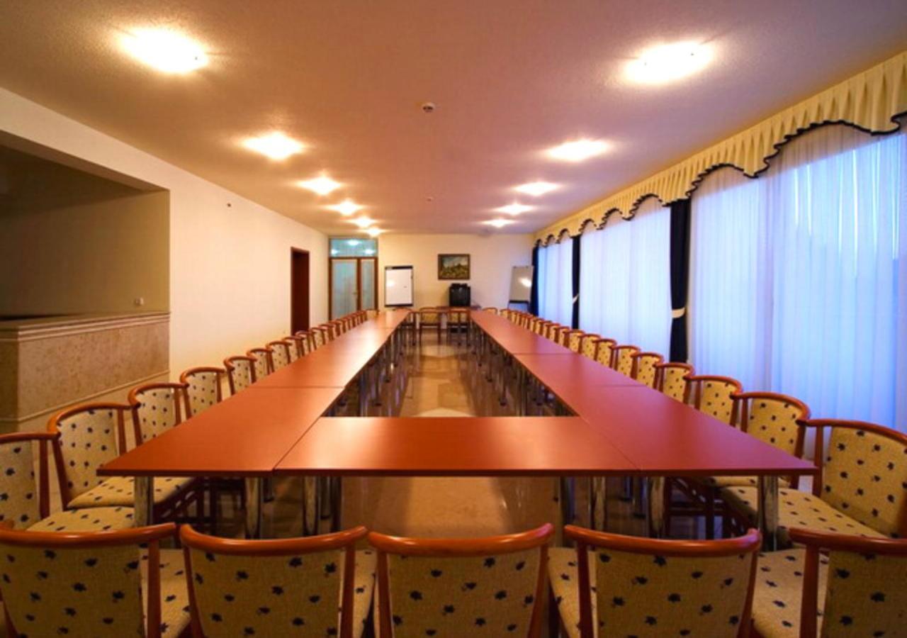 Hotel Imperial Gyogyszallo Es Gyogyfurdo Кишкьорьош Екстериор снимка