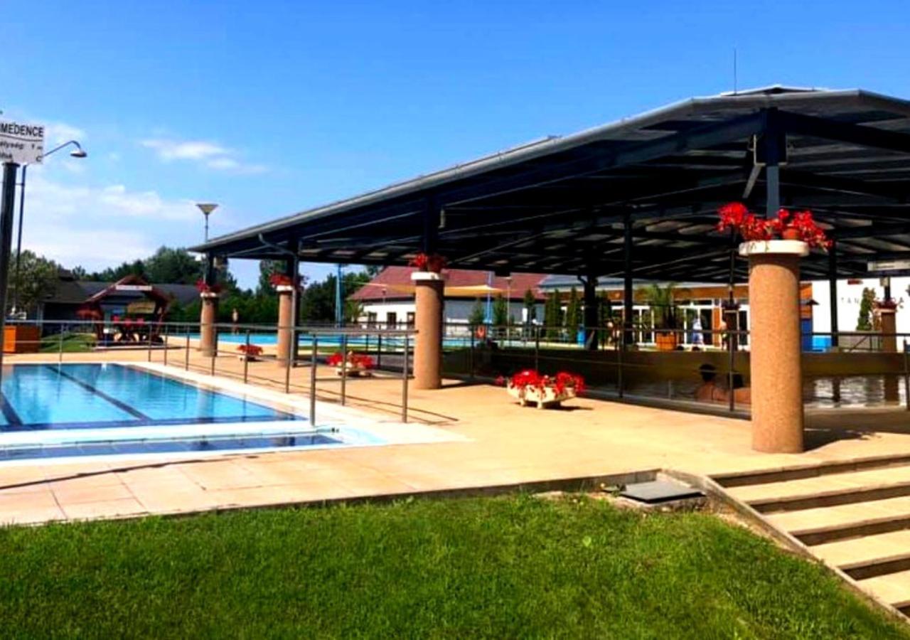 Hotel Imperial Gyogyszallo Es Gyogyfurdo Кишкьорьош Екстериор снимка