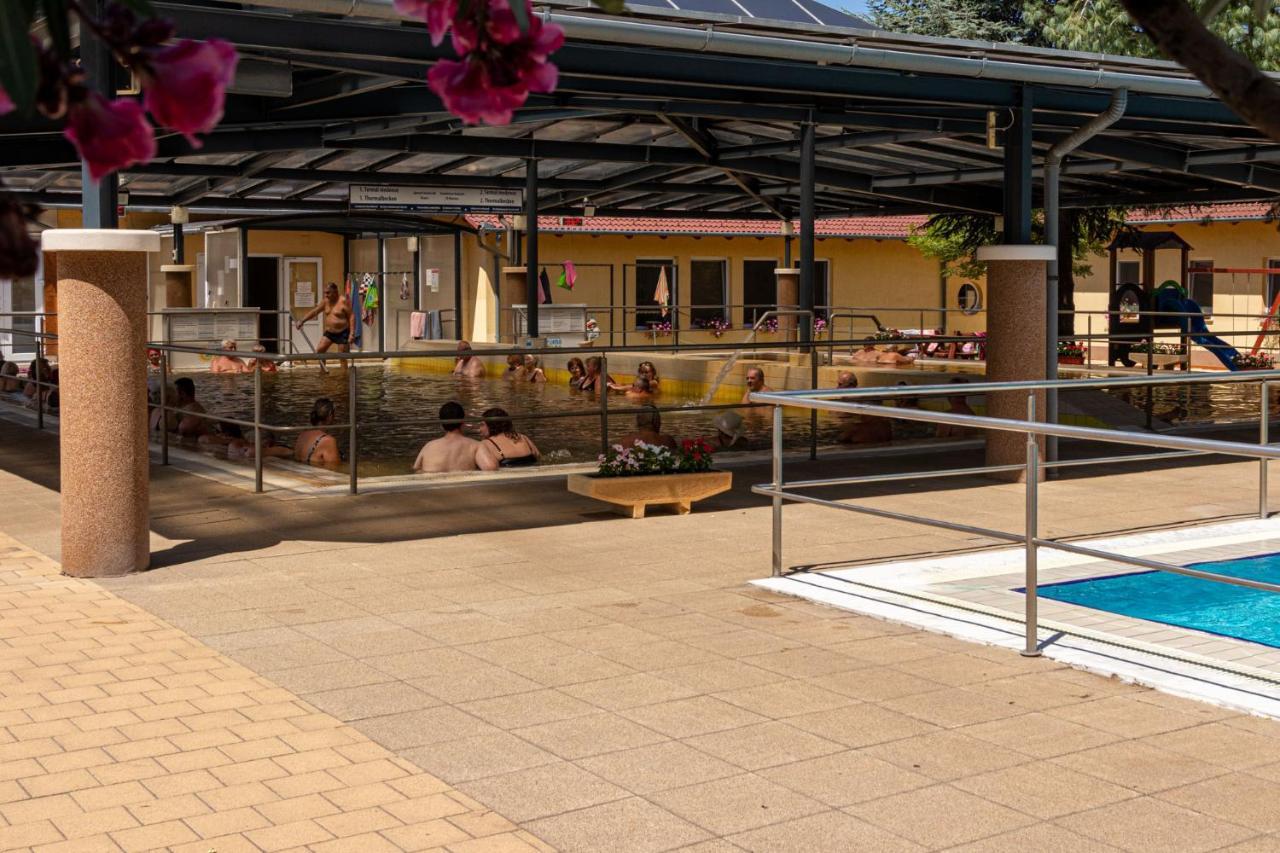 Hotel Imperial Gyogyszallo Es Gyogyfurdo Кишкьорьош Екстериор снимка