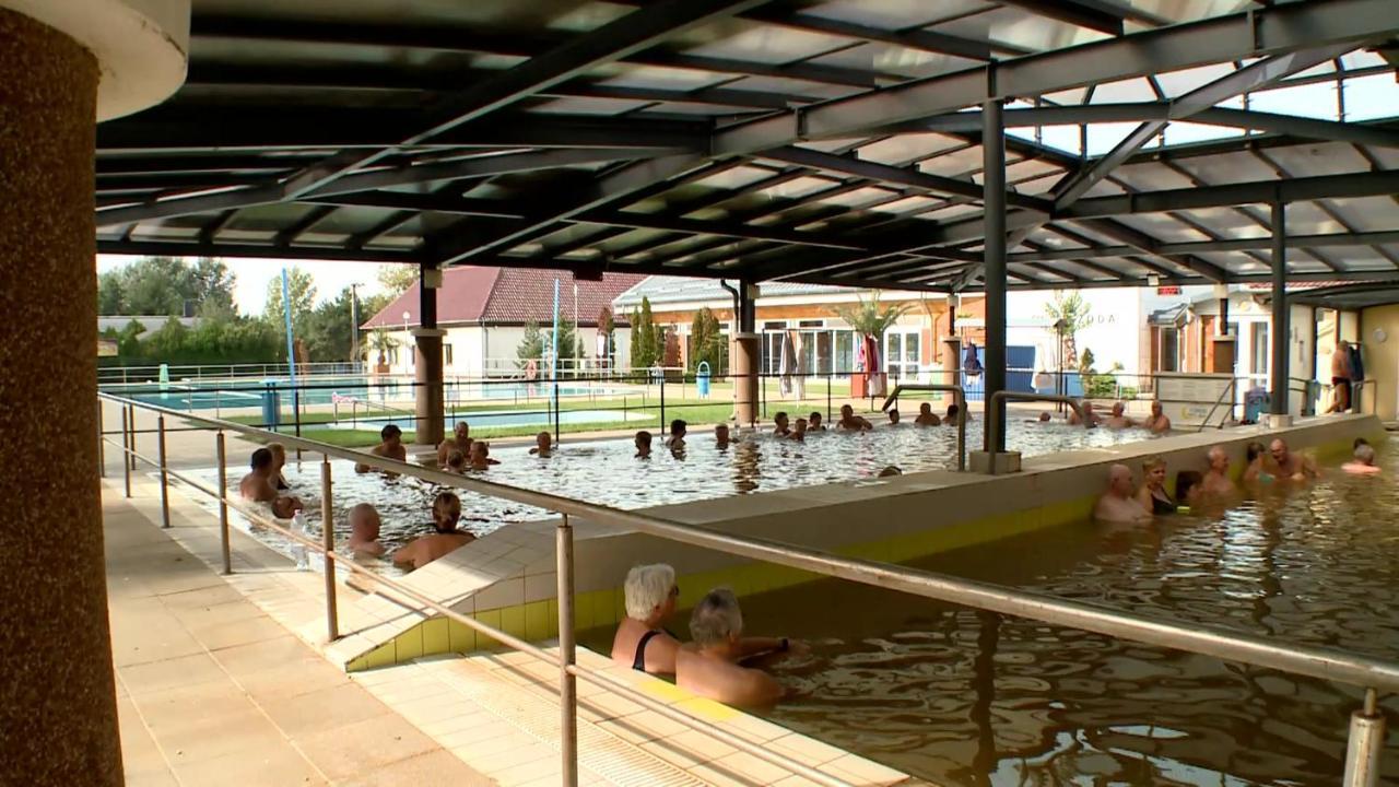 Hotel Imperial Gyogyszallo Es Gyogyfurdo Кишкьорьош Екстериор снимка